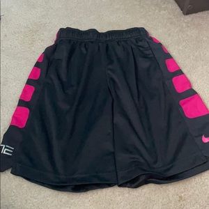 Black and pink Nike elite shorts (children)